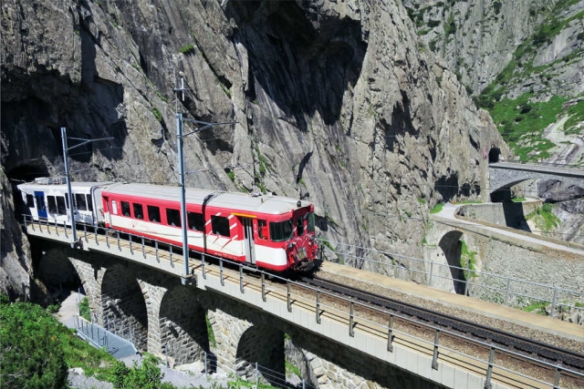 Schweiz - Rundreise zu den Befestigungsanlage in den Alpen